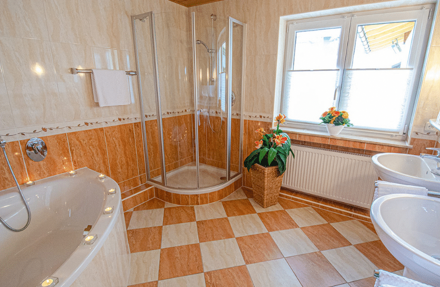 Familiensuite Select Badezimmer im Glashotel